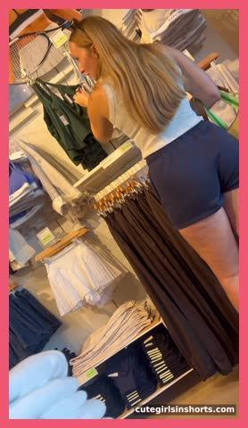 bubb_blu_soft_shorts_blonde_w_sis_ae_gis