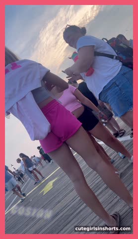 Blon Pink Shrts Curly Spasm Beach